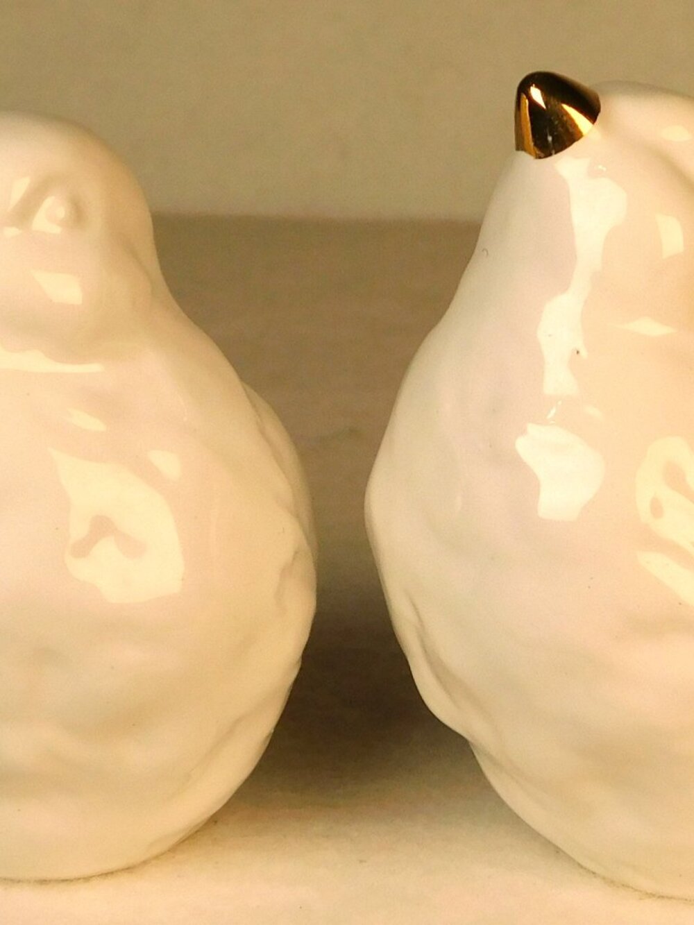 Pair of White Ceramic  Birds w/Gold Beaks Abbott Collection Figurines Decoration